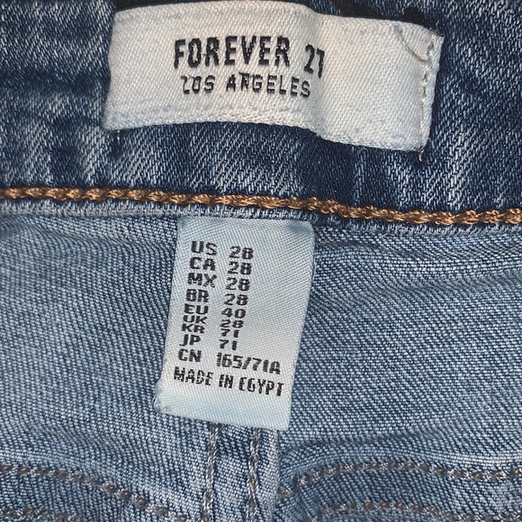 Forever 21 High-Rise Medium-Washed Skinny Jeans - Picture 4 of 4